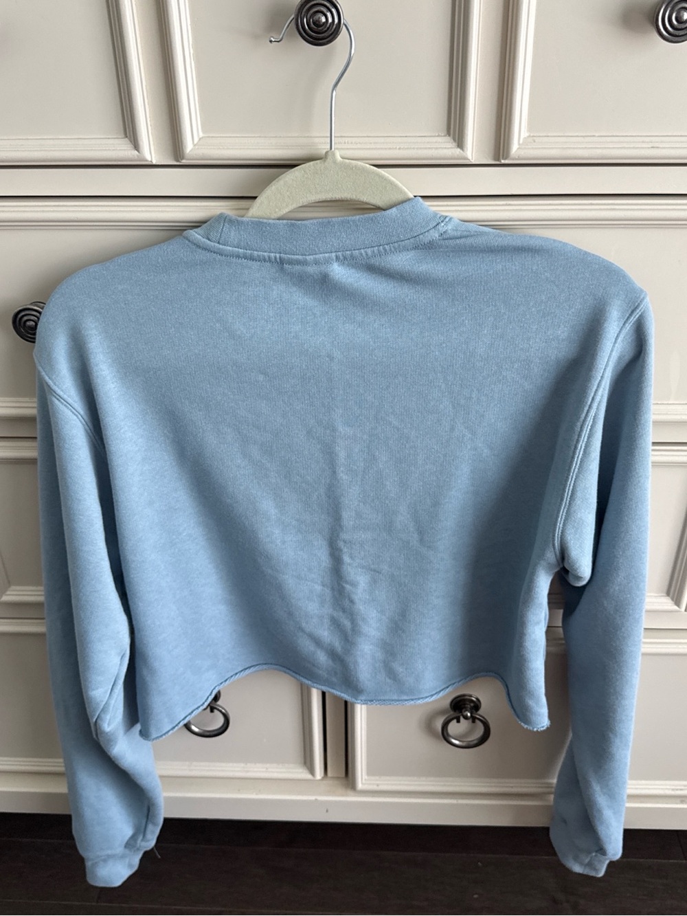Aritzia TNA Cropped Crewneck Sweatshirt - Light Blue - Picture 2 of 2